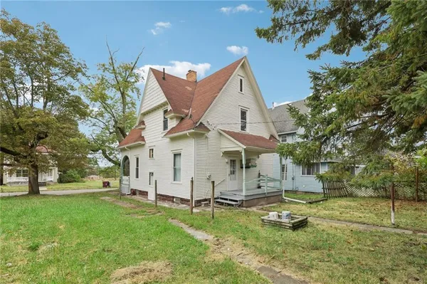 $89,900 | 655 New Castle Avenue, Sharon, PA 16146