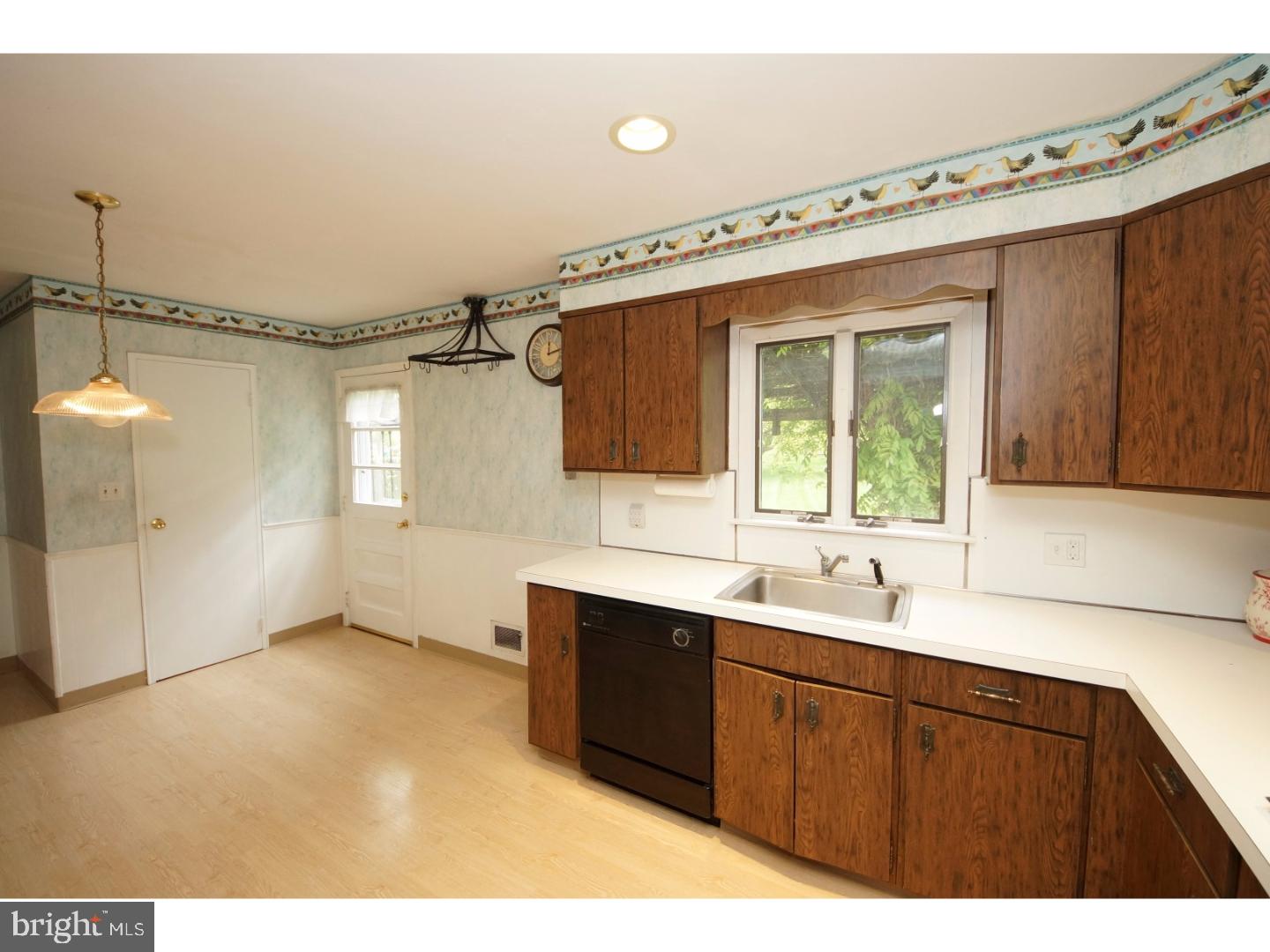 2 Sioux Road Pennington, NJ 08534 - Photo 11 of 22 Kitchen