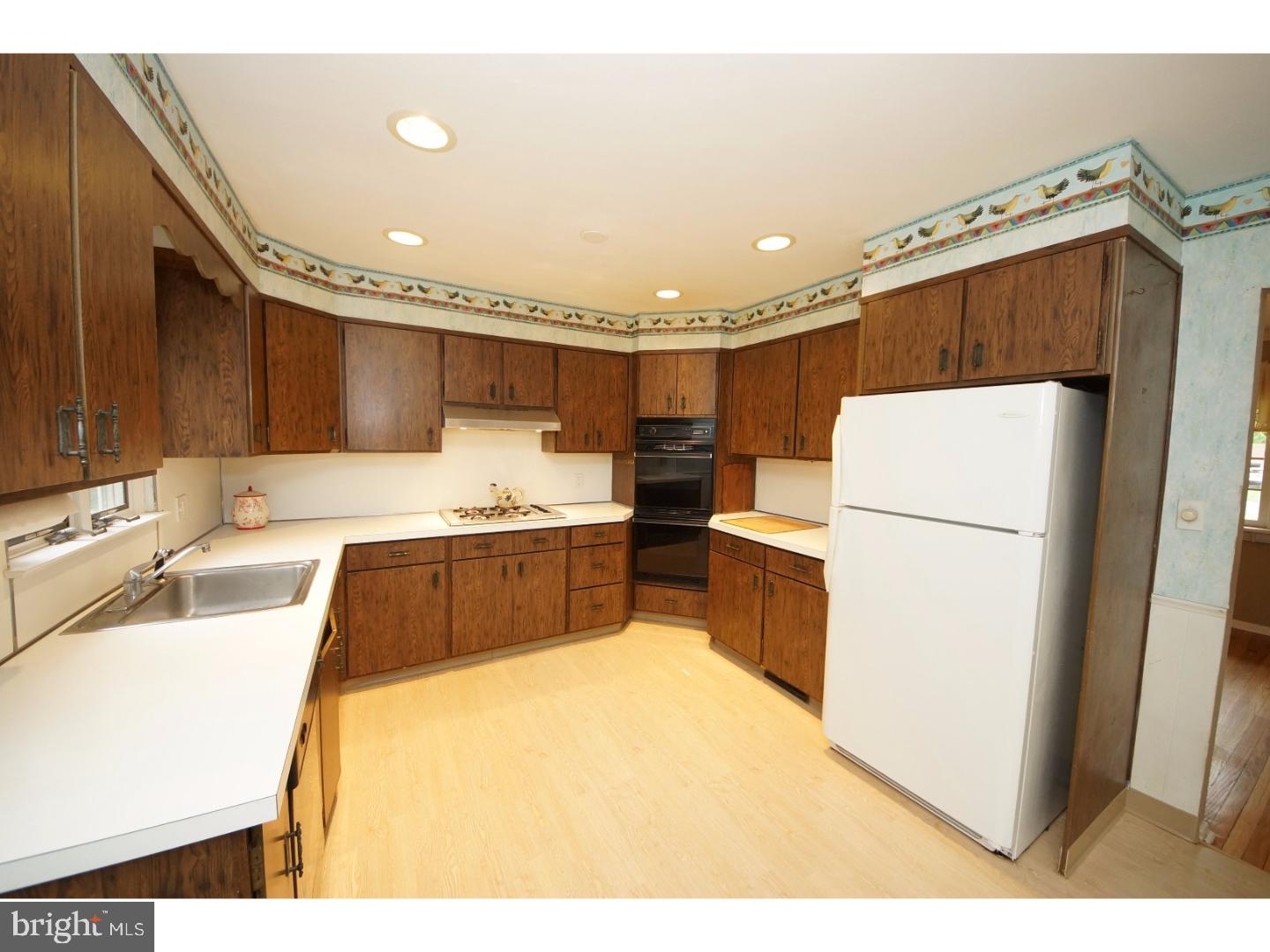 2 Sioux Road Pennington, NJ 08534 - Photo 10 of 22 Kitchen