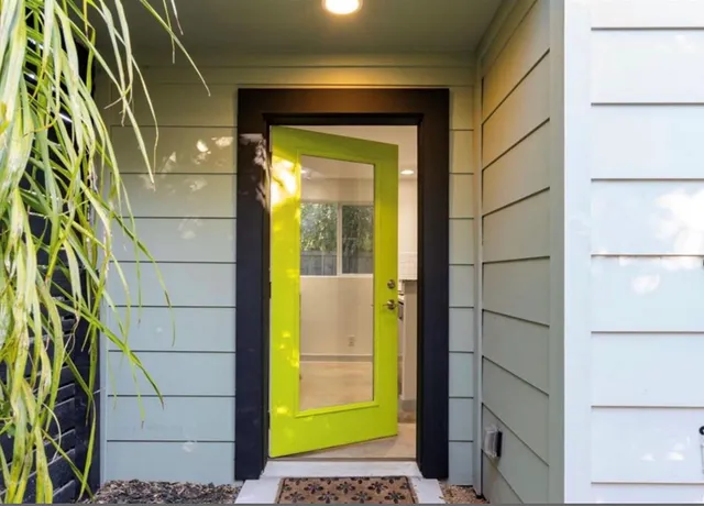 $2,500 | 2005 Pennsylvania Avenue, Unit B, Austin, TX 78702