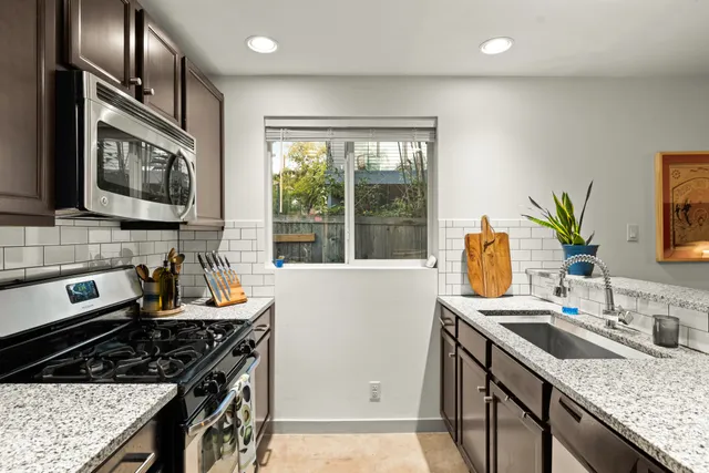 $2,500 | 2005 Pennsylvania Avenue, Unit B, Austin, TX 78702