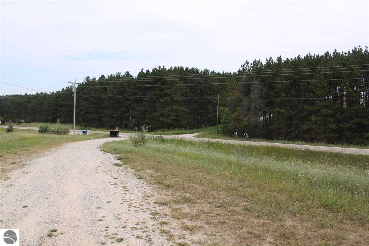 7995 Barney Road Traverse City, MI 49684 - Photo 8 of 47 1749623-7.JPG
