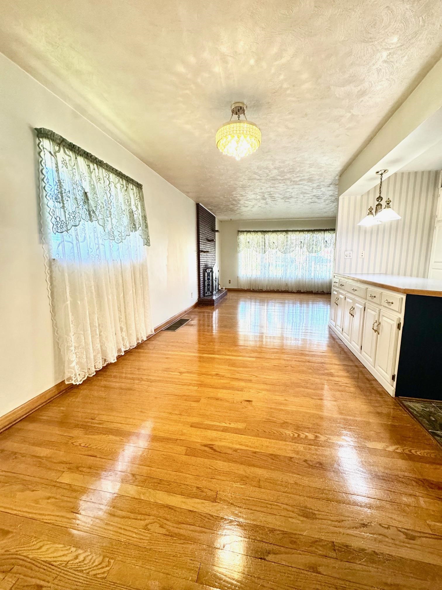 411 Wheatley Road Ashland, KY 41102 - Photo 6 of 26
