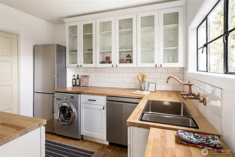 $769,500 | 1106 Northeast 42nd Street, Unit 19, Seattle, WA 98105