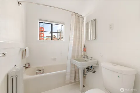 $769,500 | 1106 Northeast 42nd Street, Unit 19, Seattle, WA 98105