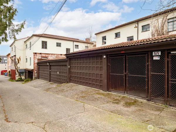 $769,500 | 1106 Northeast 42nd Street, Unit 19, Seattle, WA 98105