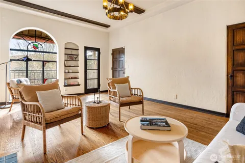 $769,500 | 1106 Northeast 42nd Street, Unit 19, Seattle, WA 98105