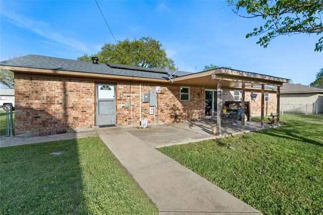 $219,000 | 514 South Llano Street, Whitney, TX 76692