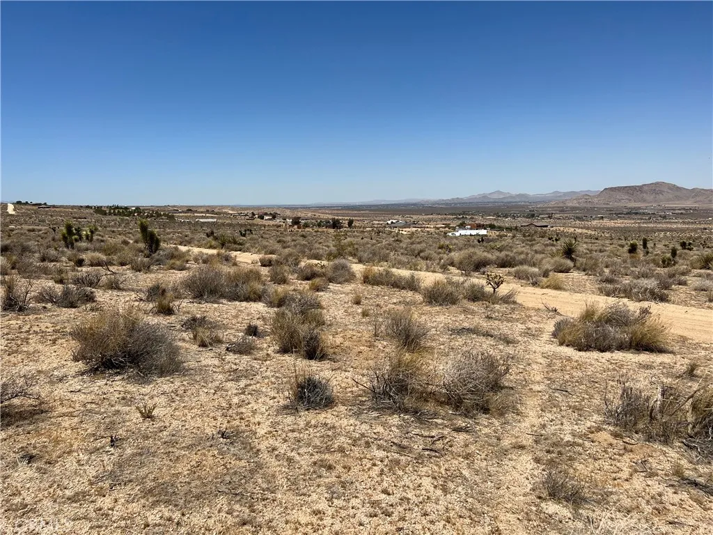 1 Sutter Road Upland, CA 91784 - Photo 4 of 7 a view of a ocean view