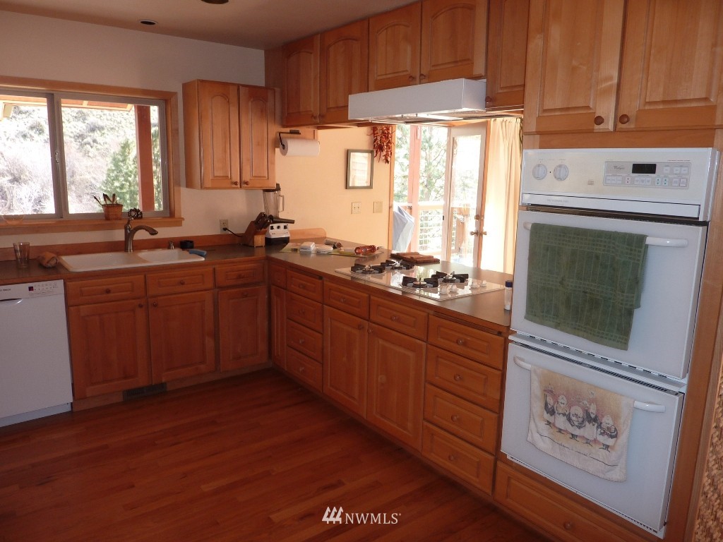 3355 Squilchuck Road Wenatchee, WA 98801 - Photo 3 of 18