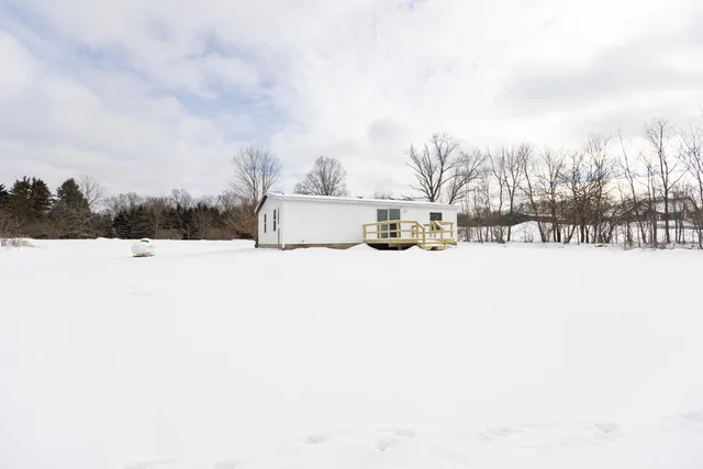 $239,900 | 14323 Zeike Drive, Cedar Springs, MI 49319