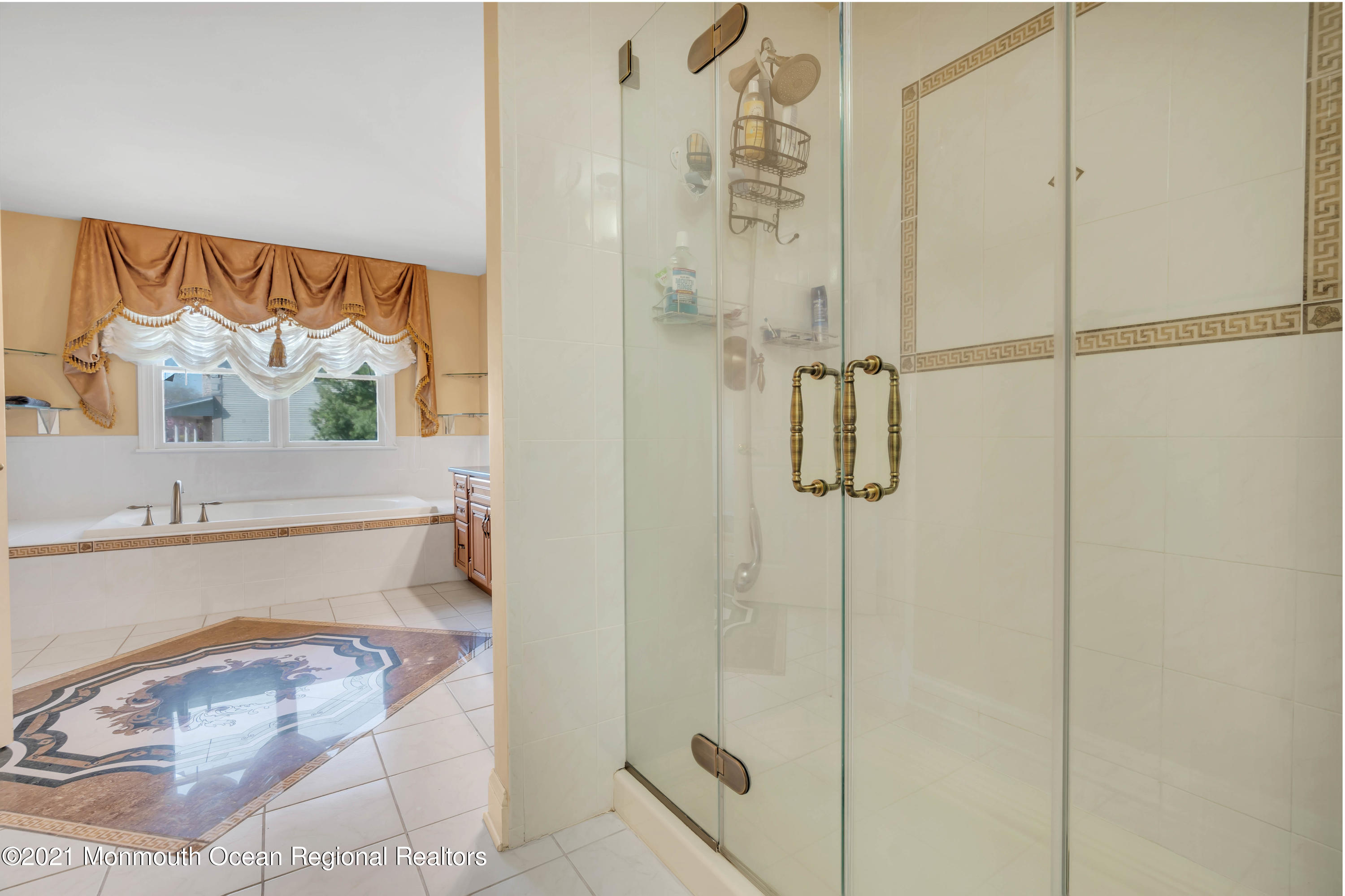 60 Yellow Meetinghouse Road Cream Ridge, NJ 08514 - Photo 15 of 33 a bathroom with a shower