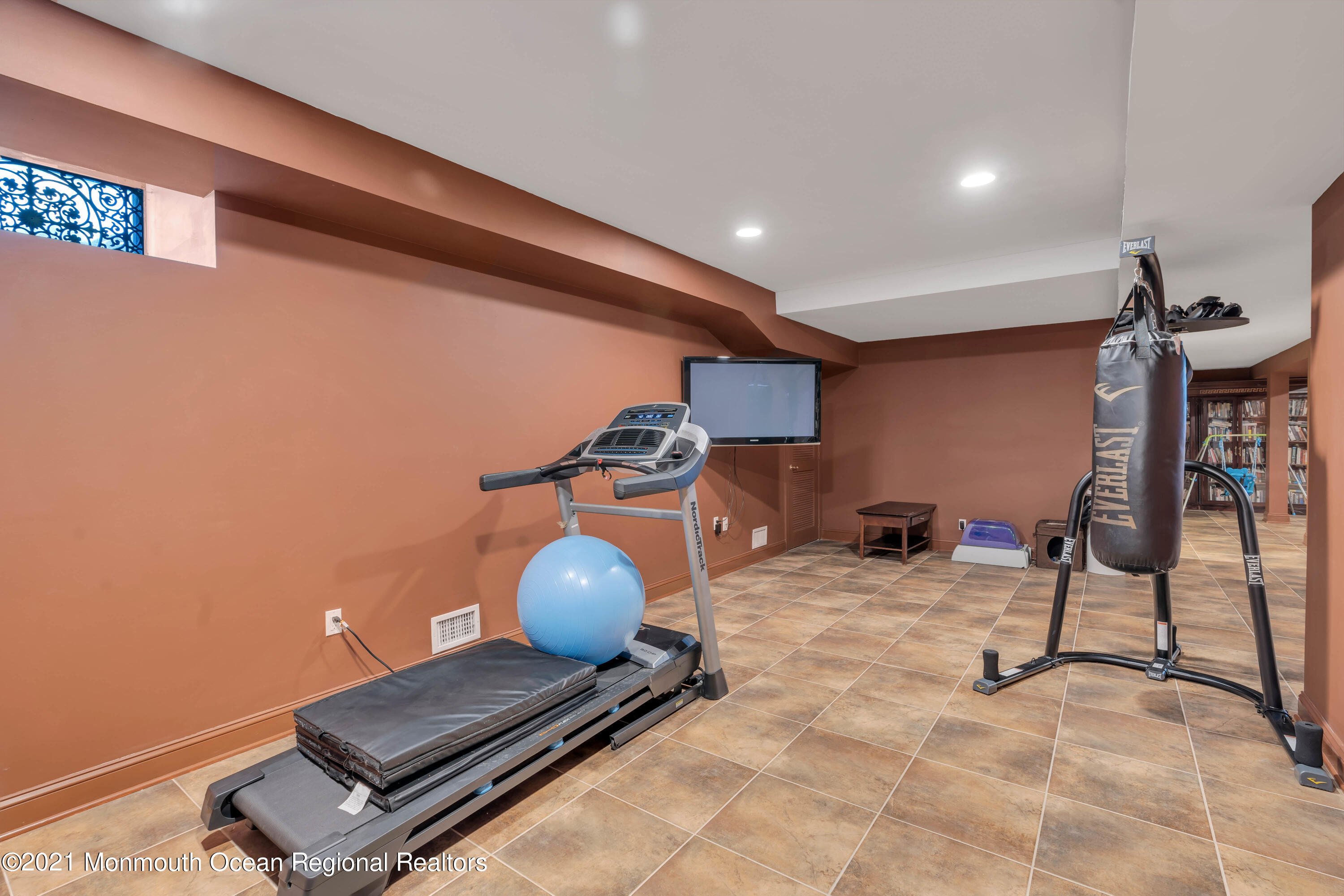 60 Yellow Meetinghouse Road Cream Ridge, NJ 08514 - Photo 21 of 33 a room with gym equipment