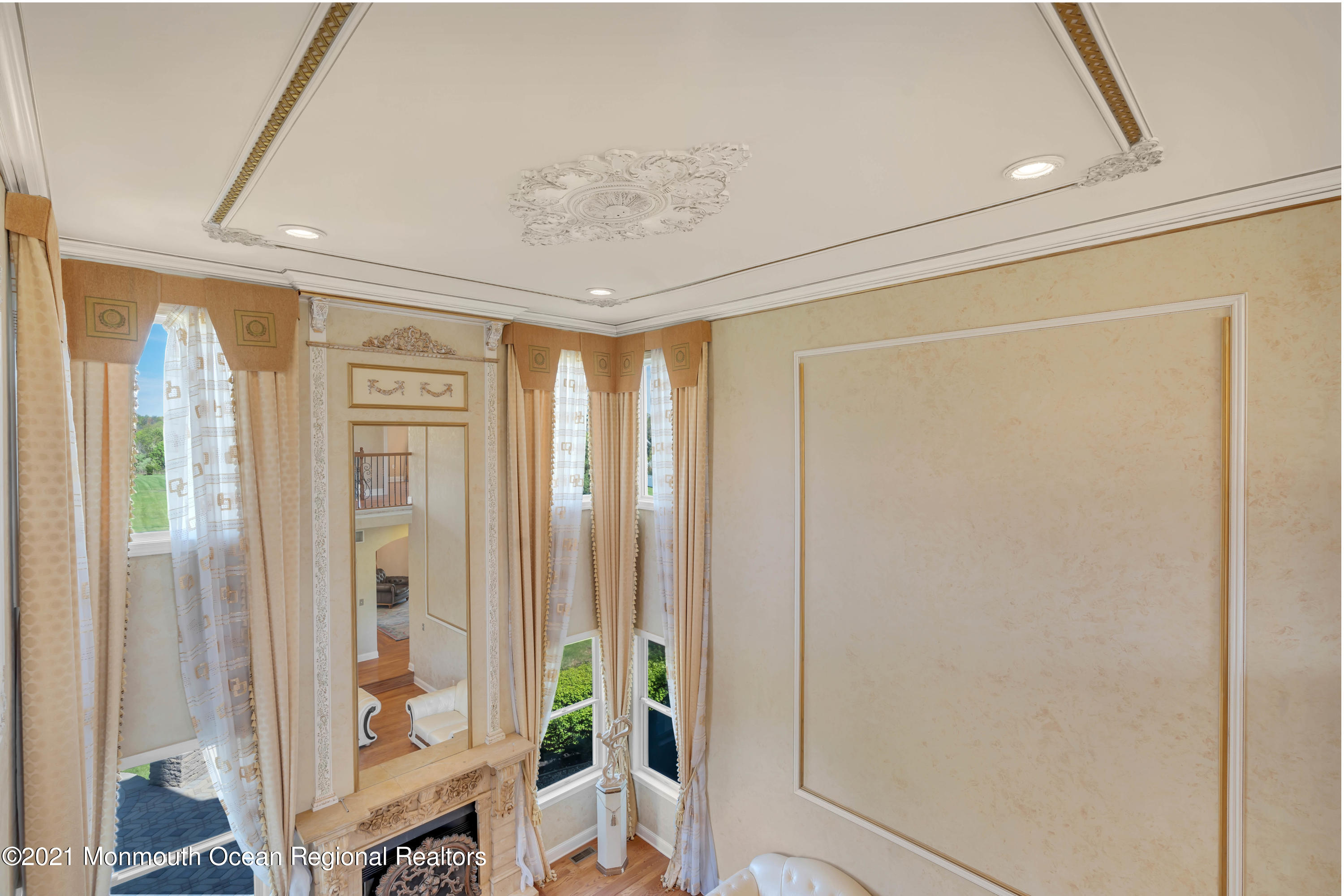60 Yellow Meetinghouse Road Cream Ridge, NJ 08514 - Photo 4 of 33 a view of a hallway with bathroom and glass door