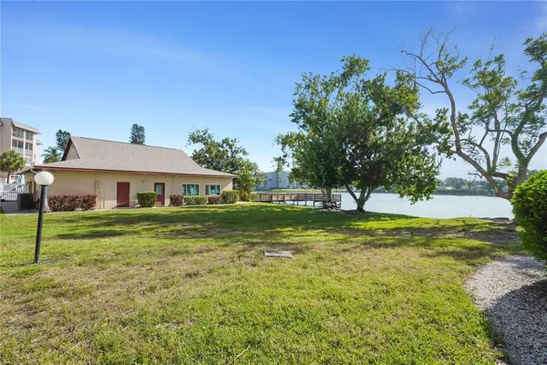$135,000 | 4013 Lake Bayshore Drive, Unit 107, Bradenton, FL 34205