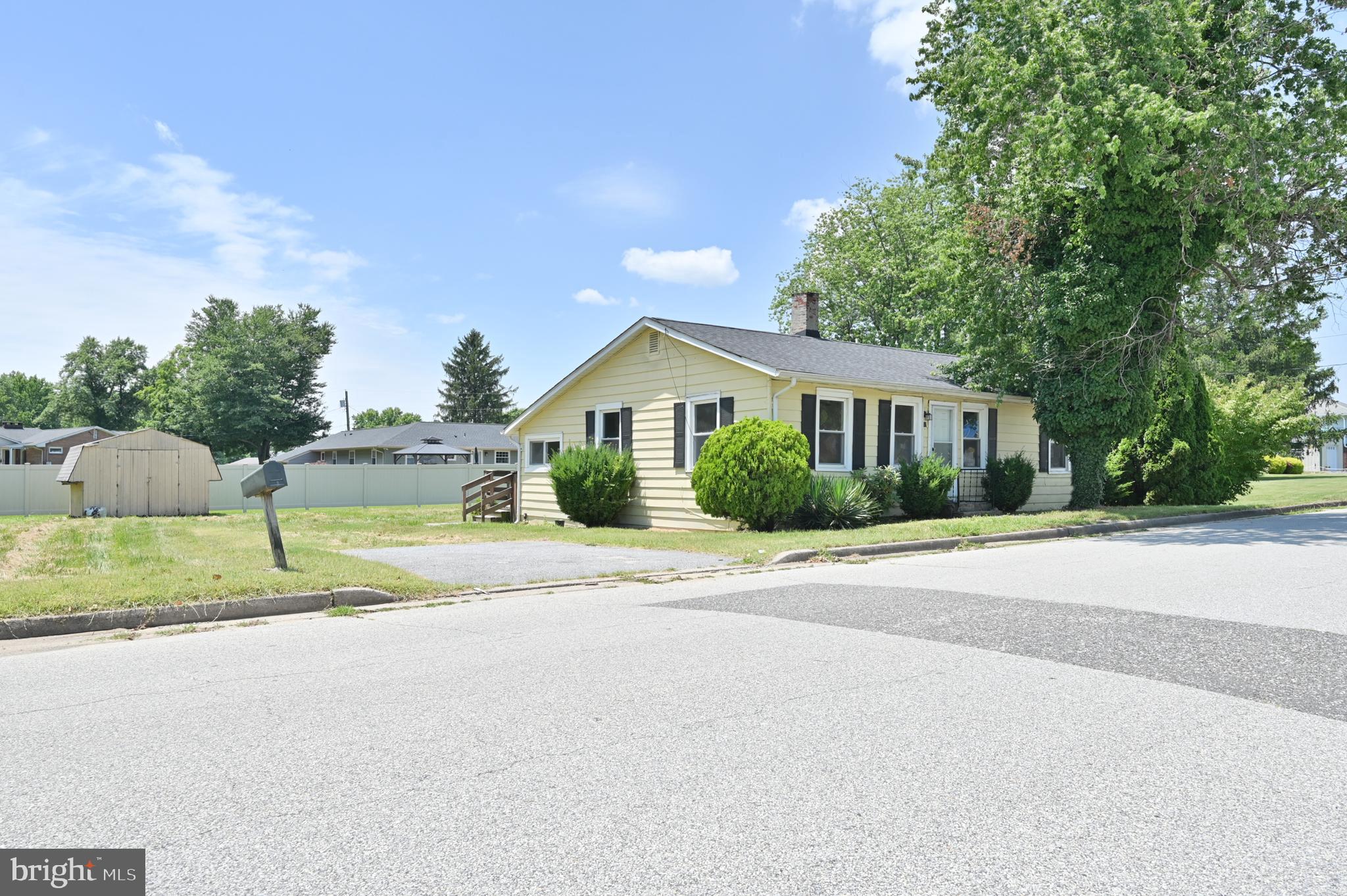 41 Church Landing Road Pennsville, NJ 08070 - Photo 3 of 23