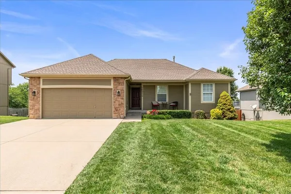$329,900 | 16914 Meadow Creek Court, Belton, MO 64012