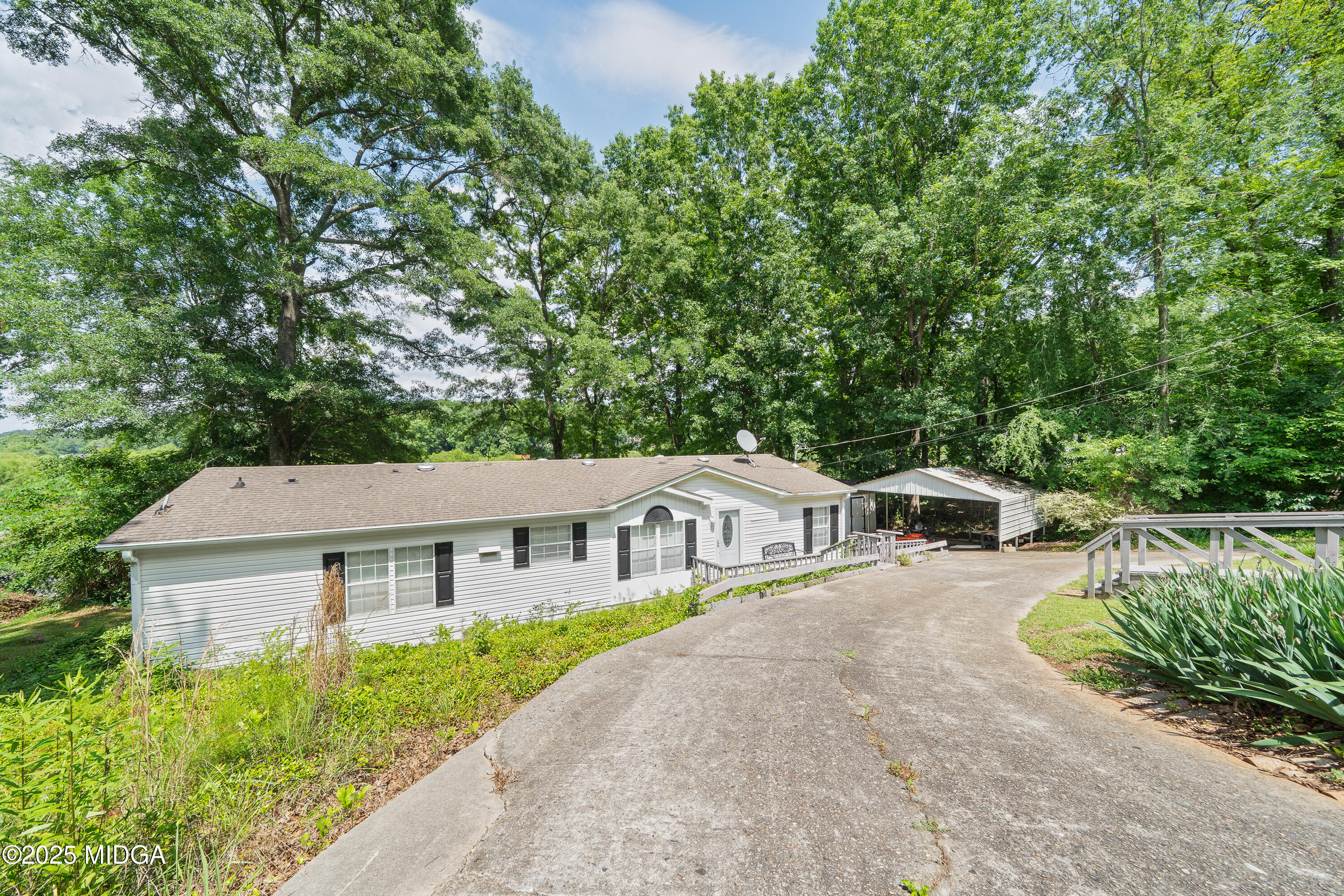 275 Burtom Rd-02001