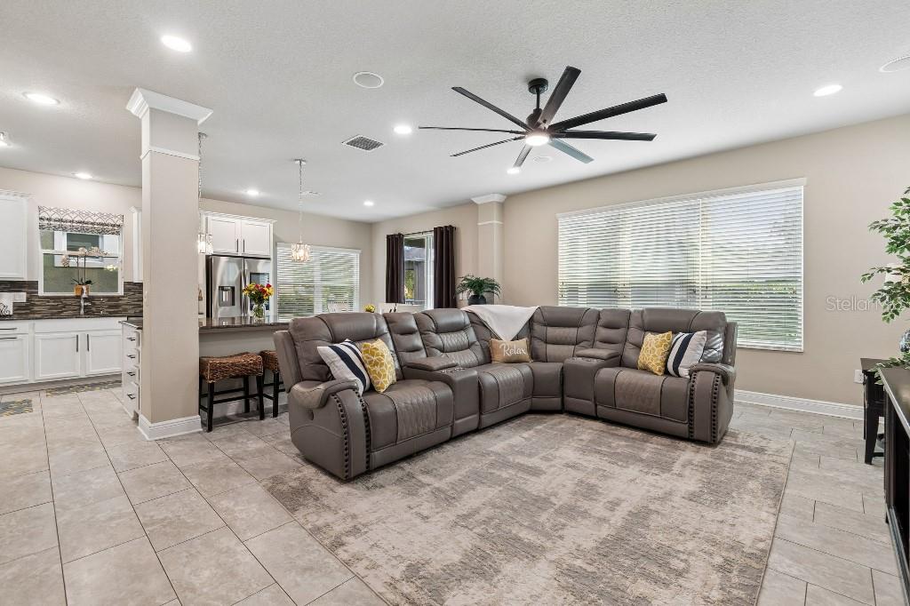 14304 Parkside Ridge Way Lithia, FL 33547 - Photo 10 of 47