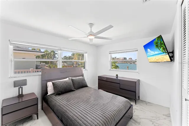a en suite bathroom with a sink and a mirror