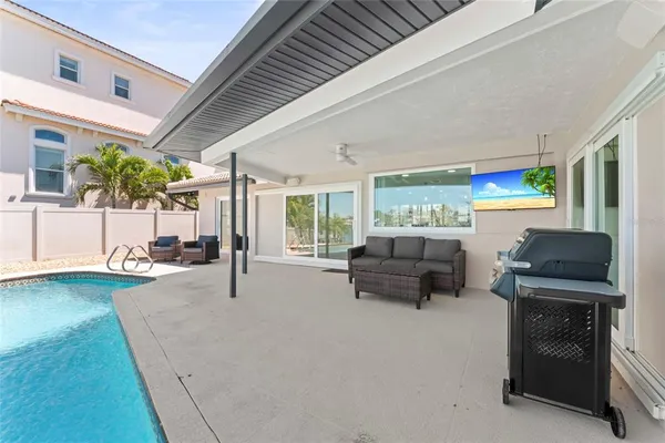 $8,000 | 340 Palm Island Northeast, Clearwater, FL 33767