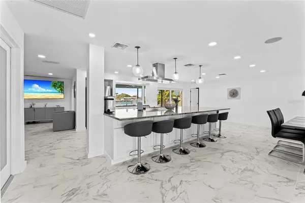 $8,000 | 340 Palm Island Northeast, Clearwater, FL 33767