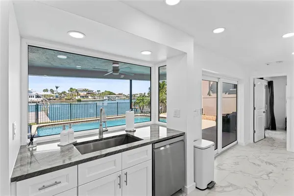 $8,000 | 340 Palm Island Northeast, Clearwater, FL 33767