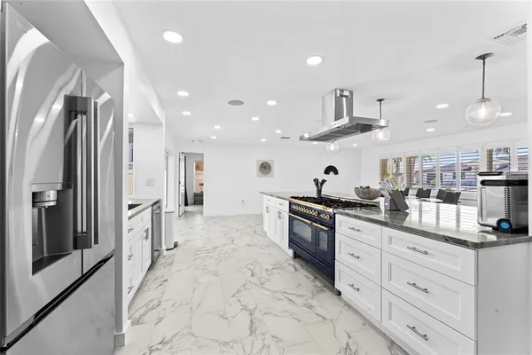 $8,000 | 340 Palm Island Northeast, Clearwater, FL 33767