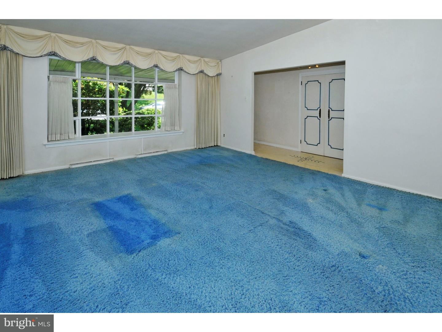 1593 Williams Road Abington, PA 19001 - Photo 3 of 23 Living Room