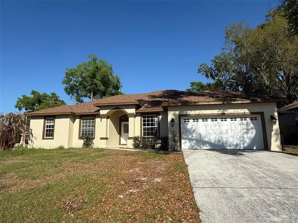 $2,300 | 5398 Oxford Manor Circle, Lakeland, FL 33810