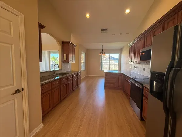 $2,300 | 5398 Oxford Manor Circle, Lakeland, FL 33810