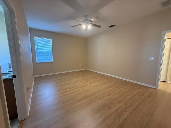 $2,300 | 5398 Oxford Manor Circle, Lakeland, FL 33810