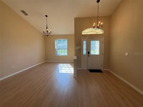 $2,300 | 5398 Oxford Manor Circle, Lakeland, FL 33810