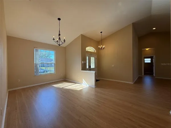$2,300 | 5398 Oxford Manor Circle, Lakeland, FL 33810