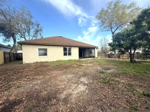 $2,300 | 5398 Oxford Manor Circle, Lakeland, FL 33810