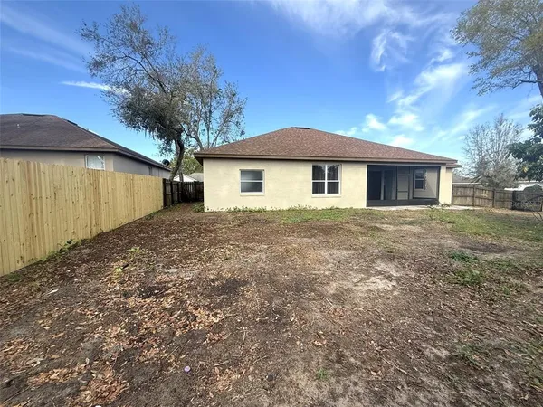 $2,300 | 5398 Oxford Manor Circle, Lakeland, FL 33810