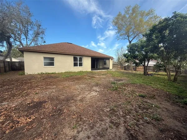 $2,300 | 5398 Oxford Manor Circle, Lakeland, FL 33810