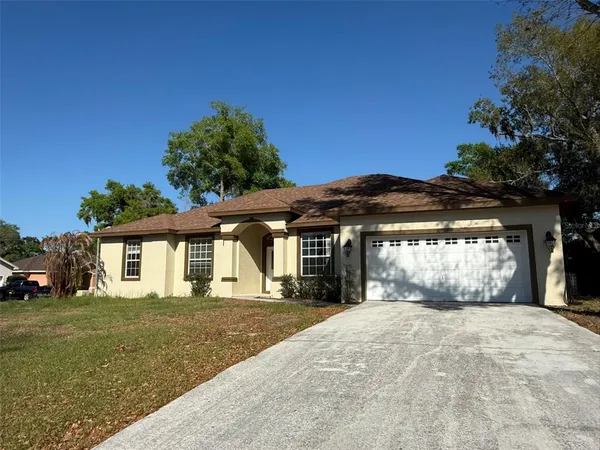 $2,300 | 5398 Oxford Manor Circle, Lakeland, FL 33810