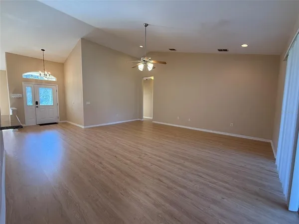 $2,300 | 5398 Oxford Manor Circle, Lakeland, FL 33810