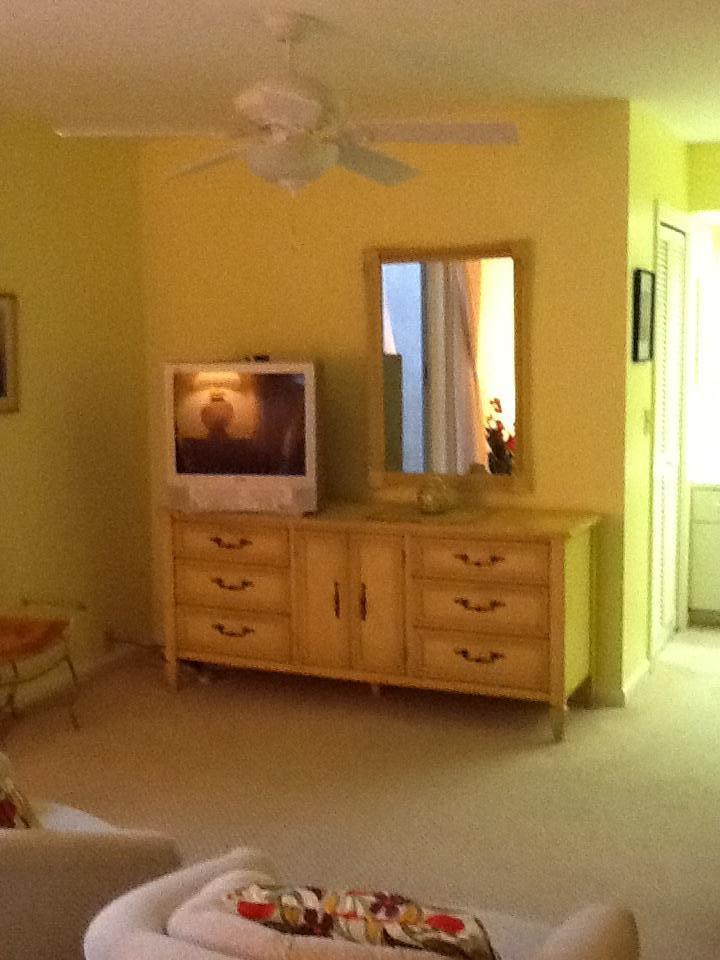 415 Pine Tree Court, Unit 14 Atlantis, FL 33462 - Photo 13 of 19 image