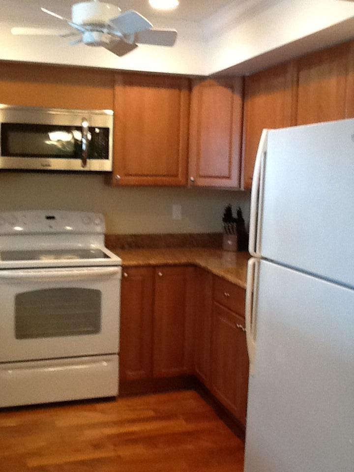 415 Pine Tree Court, Unit 14 Atlantis, FL 33462 - Photo 9 of 19 image