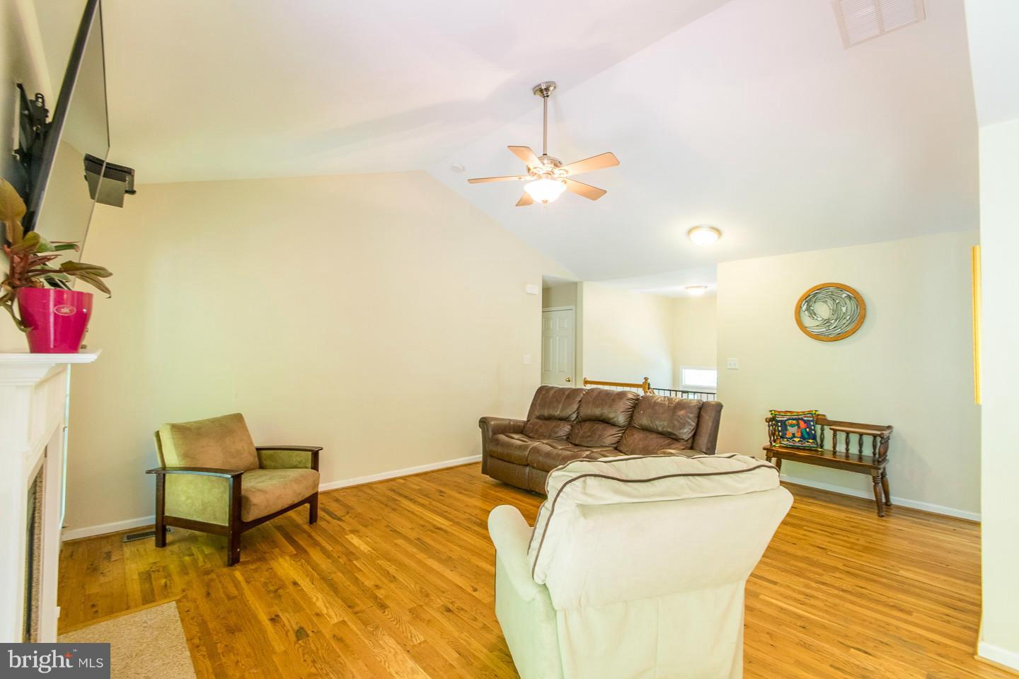 346 Old Oregon Road Front Royal, VA 22630 - Photo 12 of 30 Living Room
