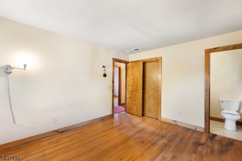 604 East Vail Road Landing, NJ 07850 - Photo 10 of 20