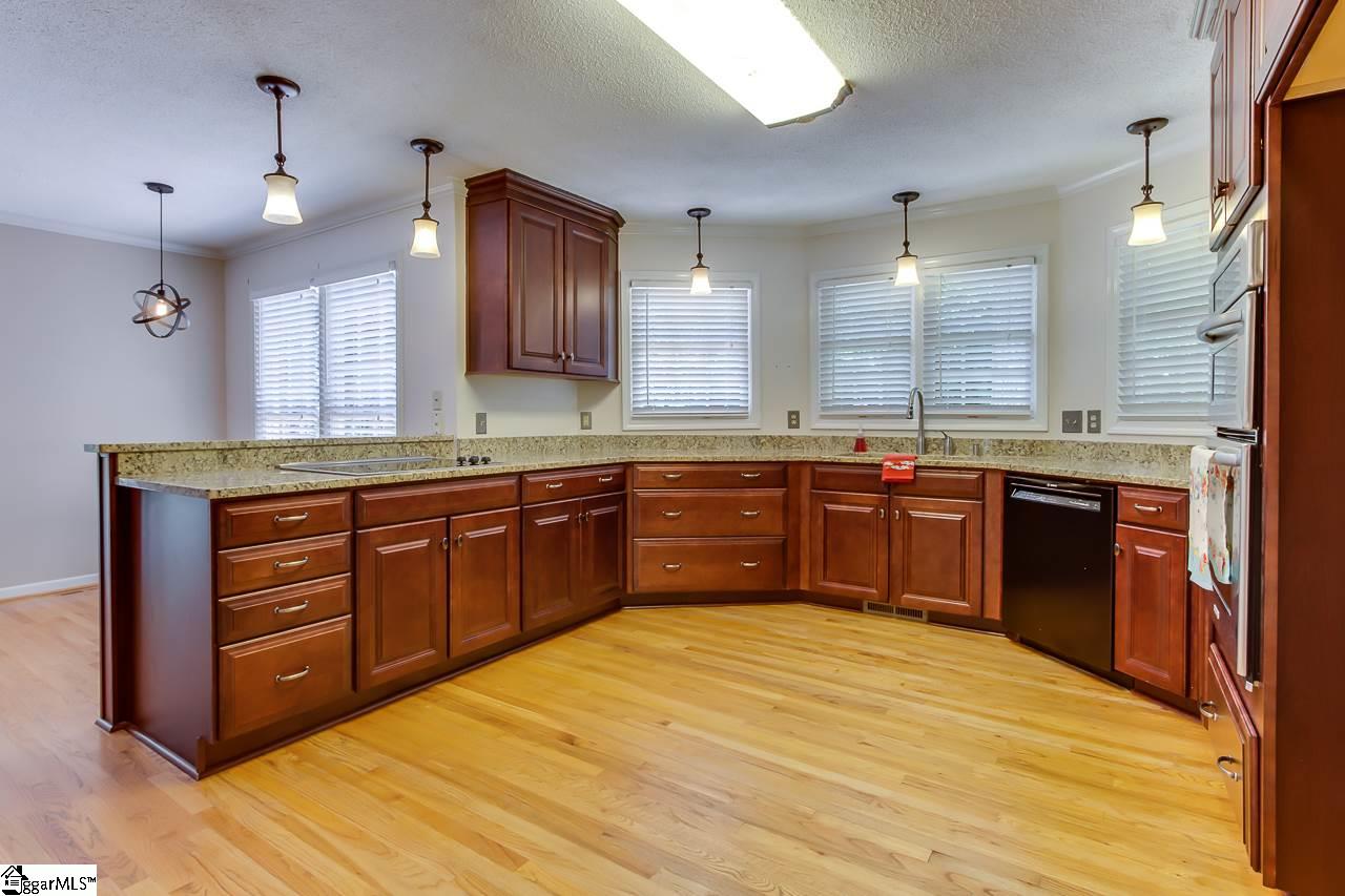 305 Rochford Drive Easley, SC 29642 - Photo 16 of 36 Gallery Image 16