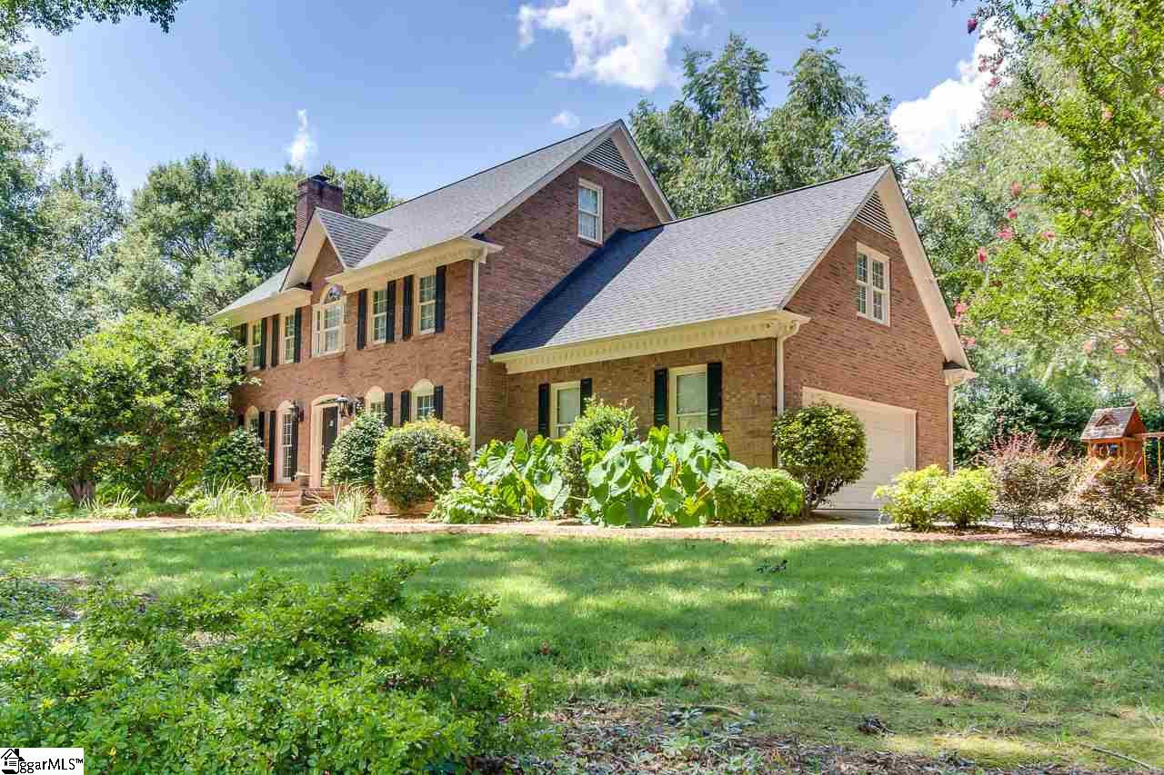 305 Rochford Drive Easley, SC 29642 - Photo 3 of 36 Gallery Image 3