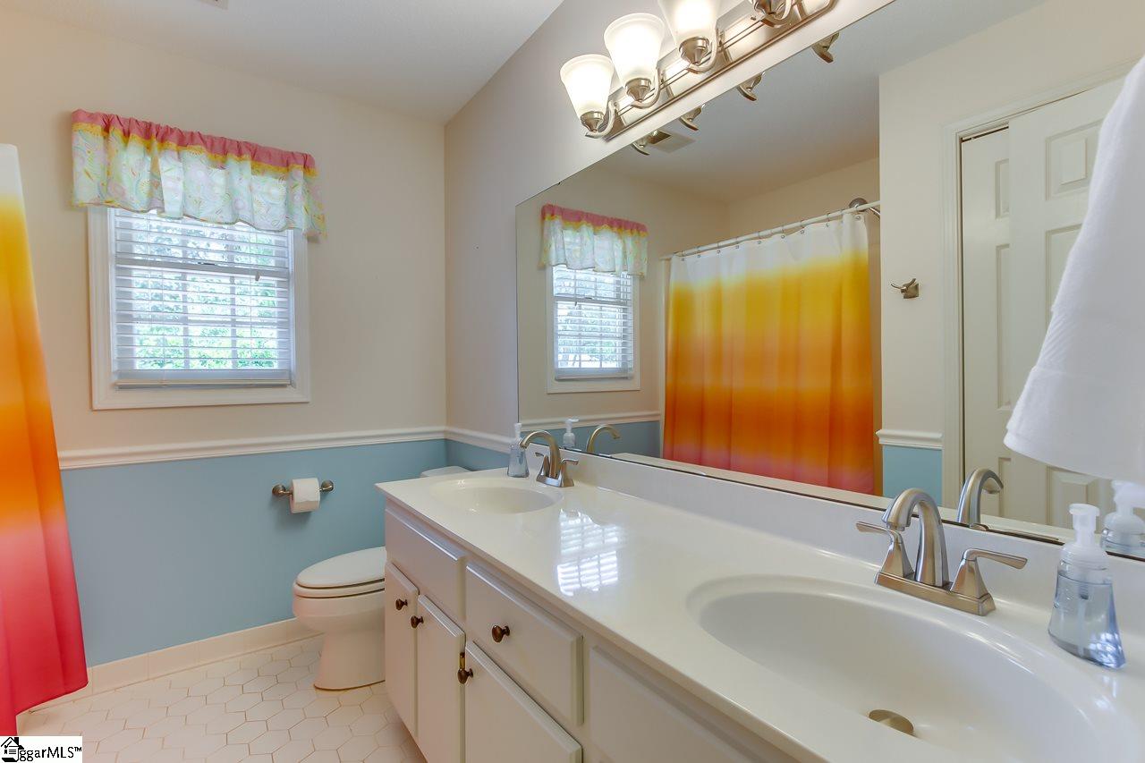 305 Rochford Drive Easley, SC 29642 - Photo 24 of 36 Gallery Image 24