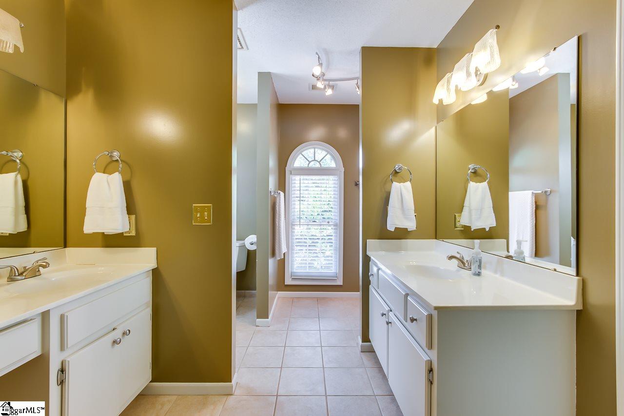 305 Rochford Drive Easley, SC 29642 - Photo 27 of 36 Gallery Image 27