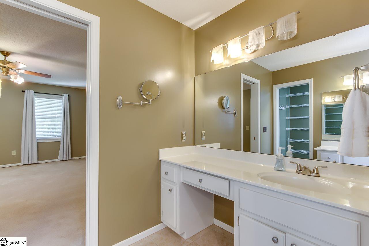 305 Rochford Drive Easley, SC 29642 - Photo 28 of 36 Gallery Image 28