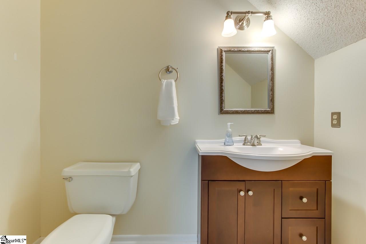 305 Rochford Drive Easley, SC 29642 - Photo 31 of 36 Gallery Image 31