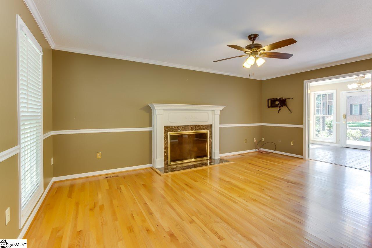 305 Rochford Drive Easley, SC 29642 - Photo 7 of 36 Gallery Image 7
